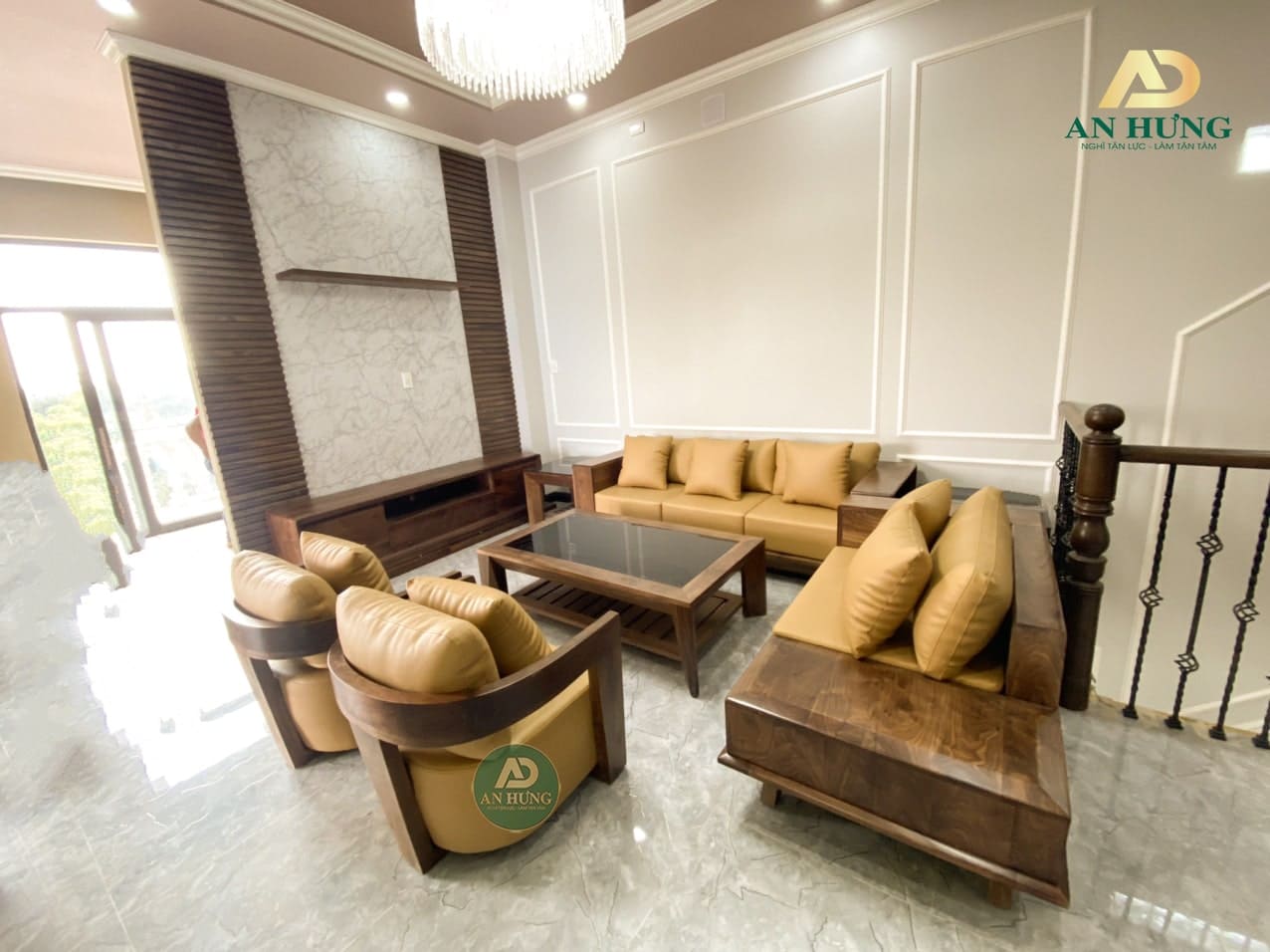 Thiết kế b&agrave;n tr&agrave;&nbsp;n&agrave;y l&agrave; sự kết hợp độc đ&aacute;o giữa phong c&aacute;ch truyền thống v&agrave; hiện đại