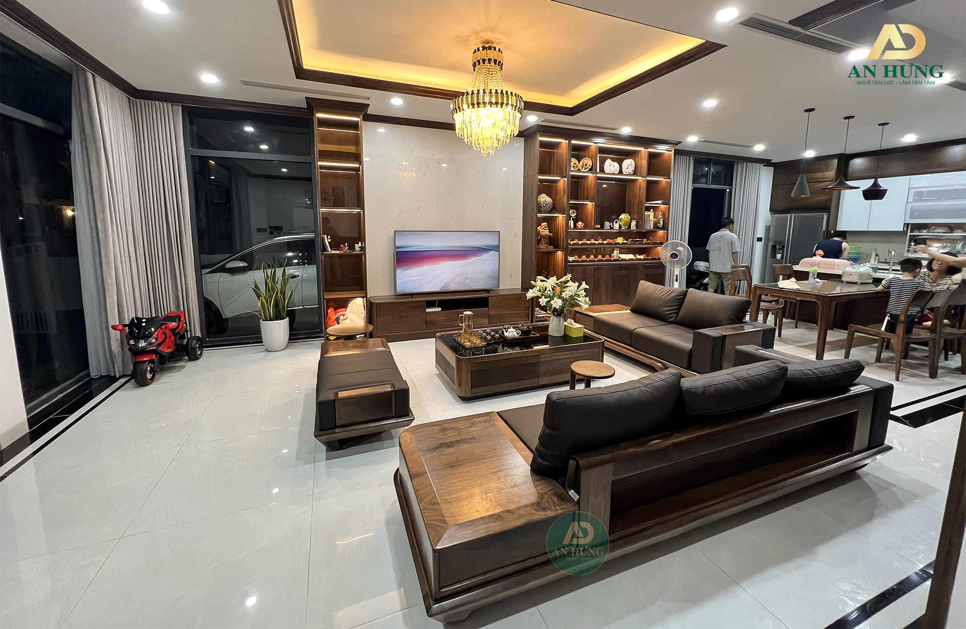 Thi c&ocirc;ng nội thất ph&ograve;ng kh&aacute;ch gỗ &oacute;c ch&oacute; biệt thự song lập