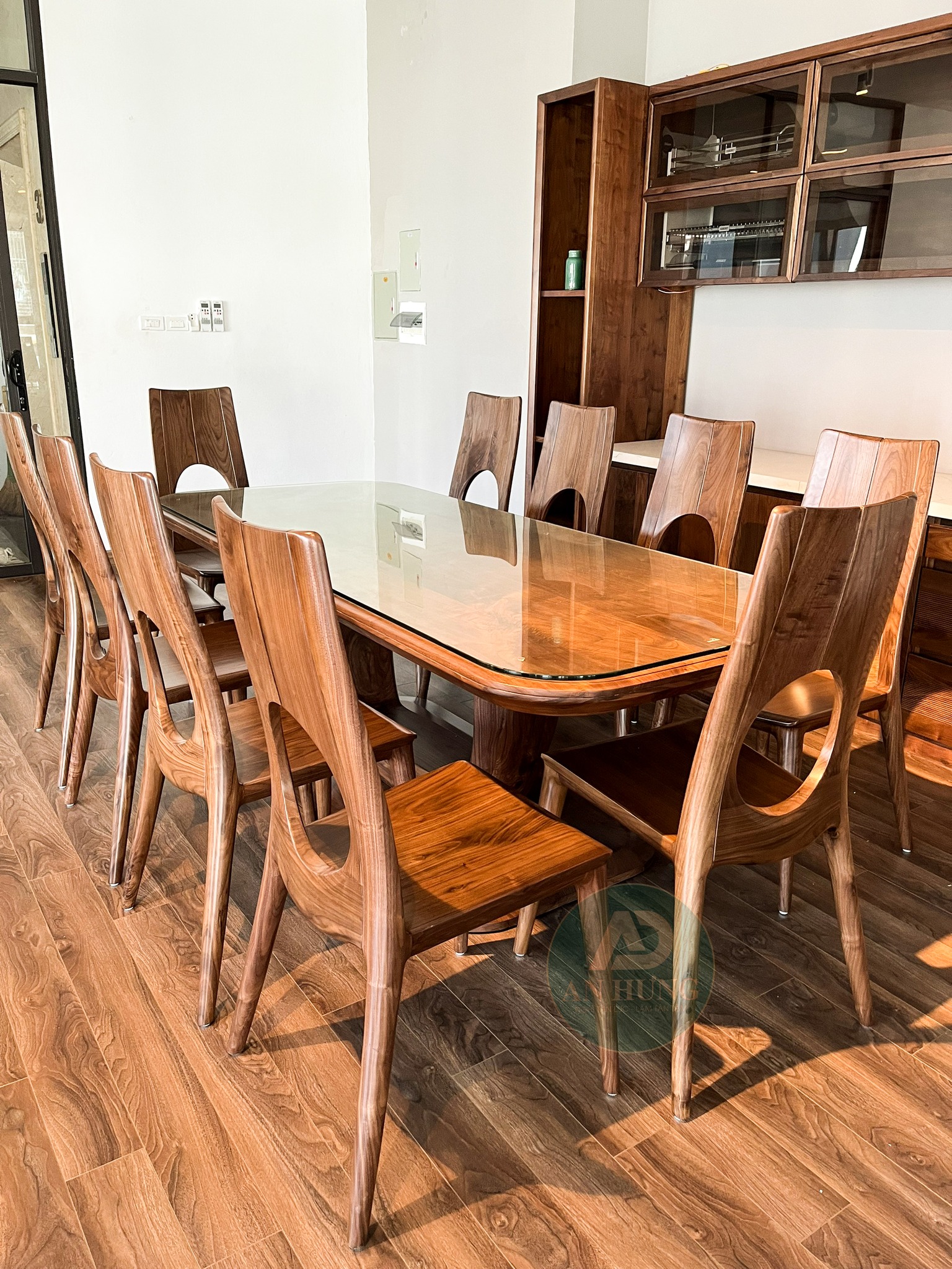 Bộ b&agrave;n ghế ăn gỗ &oacute;c ch&oacute; mới được b&agrave;y b&aacute;n tại Showroom Nội thất An Hưng