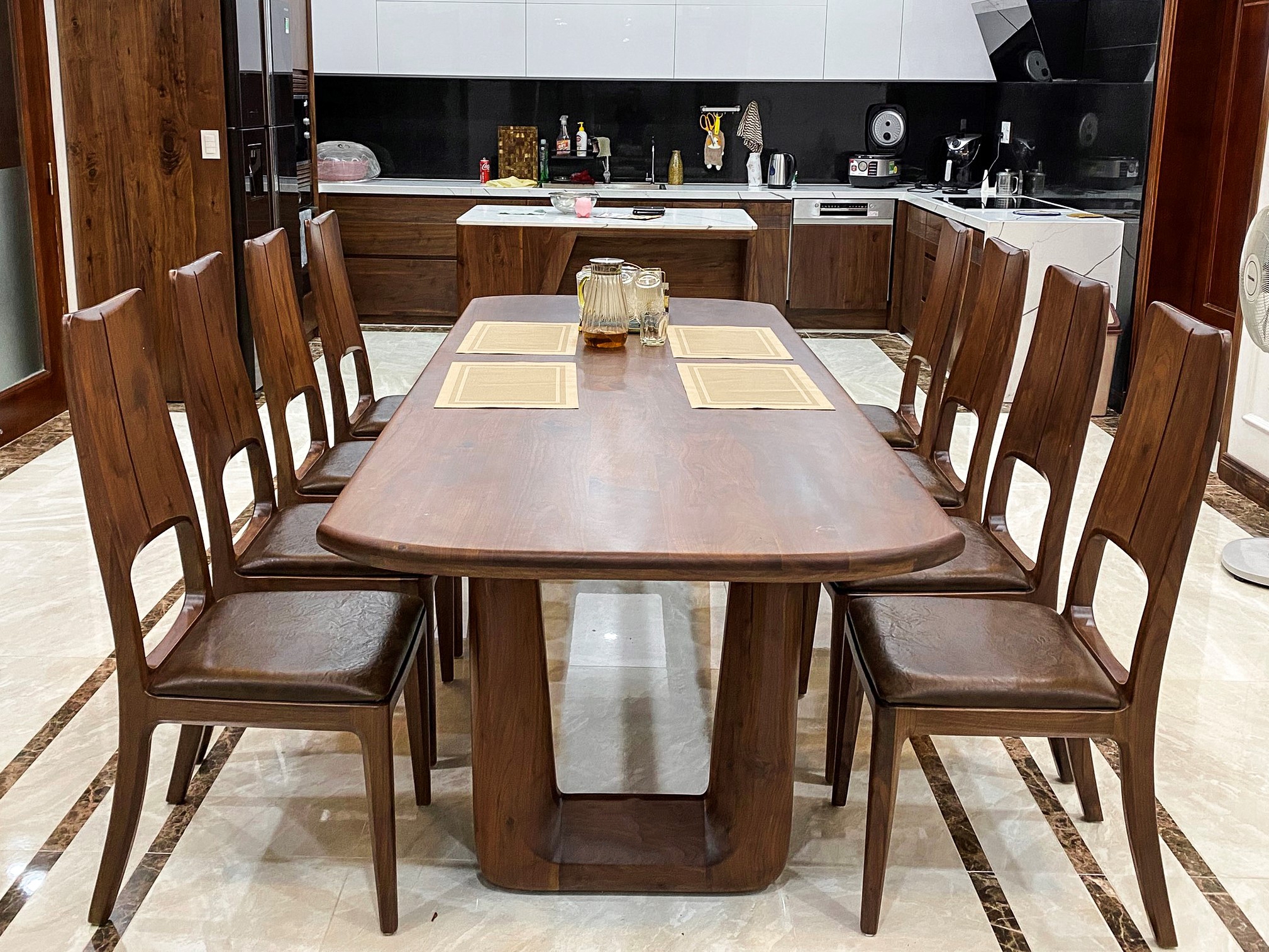 Mẫu 9: Nội thất ph&ograve;ng ăn gỗ &oacute;c ch&oacute; cao cấp, sang trọng
