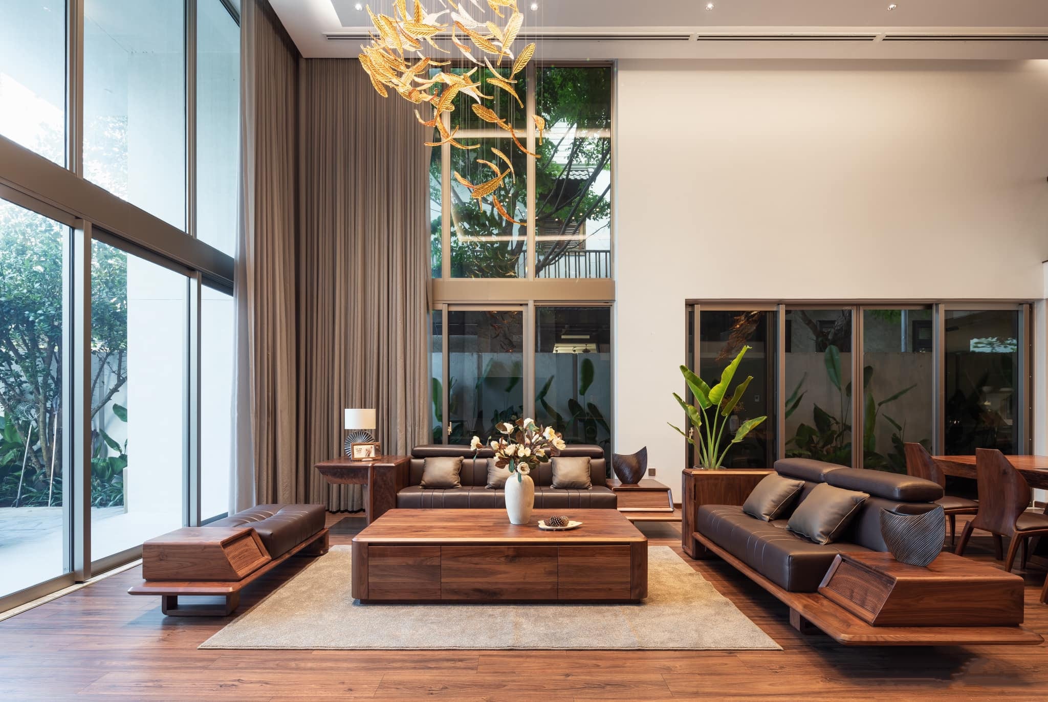 B&agrave;n tr&agrave; v&agrave; sofa gỗ &oacute;c ch&oacute; l&agrave; bộ đ&ocirc;i ho&agrave;n hảo trong kh&ocirc;ng gian ph&ograve;ng kh&aacute;ch