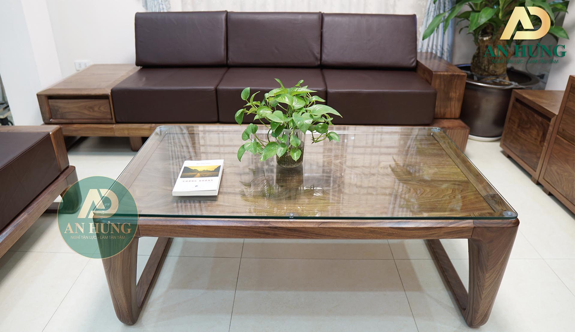 Bàn trà gỗ óc chó đẹp, thanh lịch và sang trọng