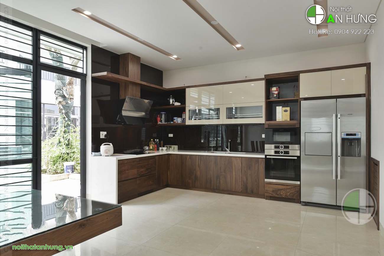 Tủ bếp chất liệu gỗ óc chó - HH05