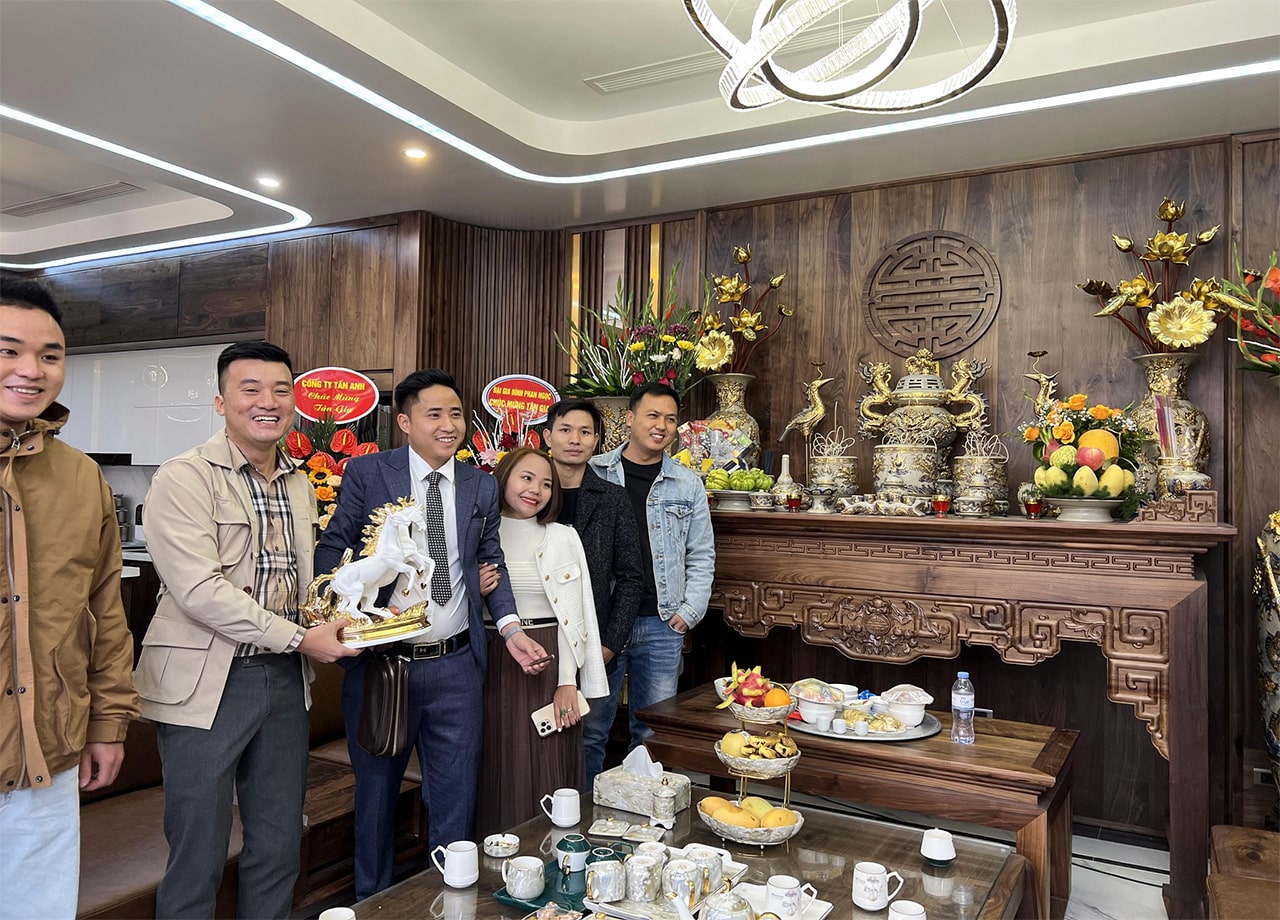 20+ MẪU BÀN THỜ, PHÒNG THỜ GỖ ÓC CHÓ SANG TRỌNG